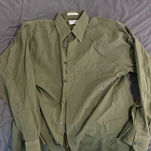 Van Heusen button up